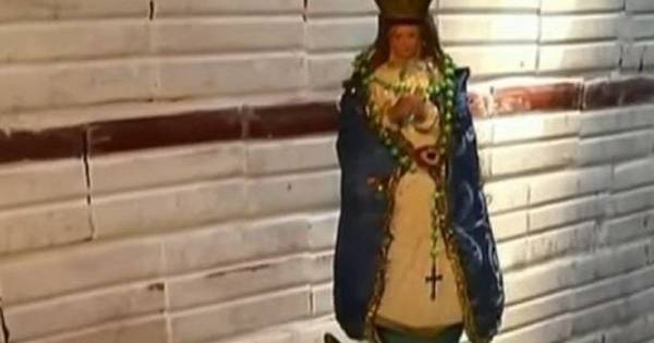 La Nación / Incendio arrasó una vivienda en Asunción, solo se salvó la virgen de Caacupé