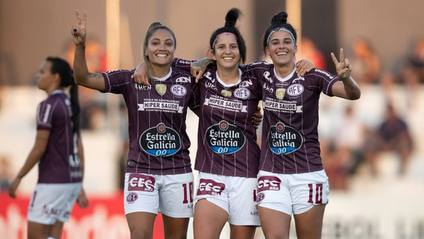 Ferroviaria golea 3-0 a Cerro Porteño