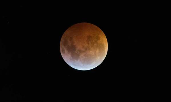 Capa superior del suelo de la Luna contiene suficiente oxígeno para millones de personas, revelan | Ñanduti