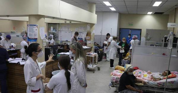 La Nación / Clínicas: Aumento de pacientes polivalentes