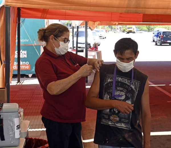 Anticovid: tercera dosis de refuerzo se aplicará desde el lunes a los de 18 años en adelante - Nacionales - ABC Color