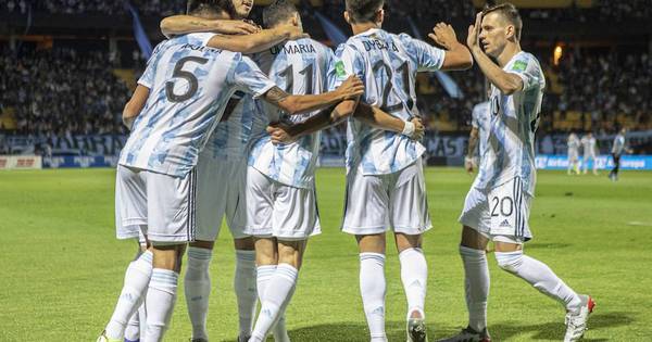 La Nación / Argentina ganó un duro  clásico rioplatense