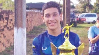 Joven futbolista falleció en plena práctica