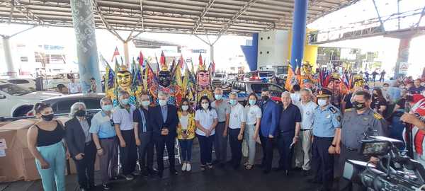 Consulado dona 6.000 mascarillas en CDE - La Clave