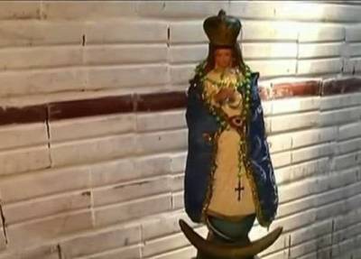 Incendio consumió una vivienda y solo e salvó la virgen de Caacupé – Prensa 5