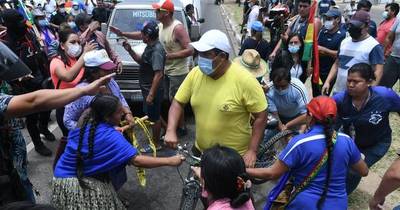 La Nación / Bolivia advierte posible desabastecimiento de combustibles debido a paro