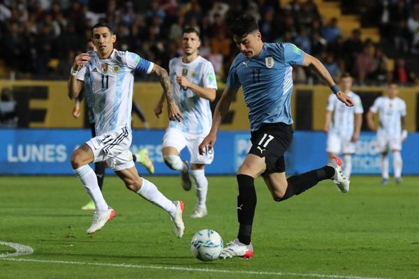 Prensa uruguaya lamenta la derrota de una Celeste que “mereció más” - Fútbol Internacional - ABC Color