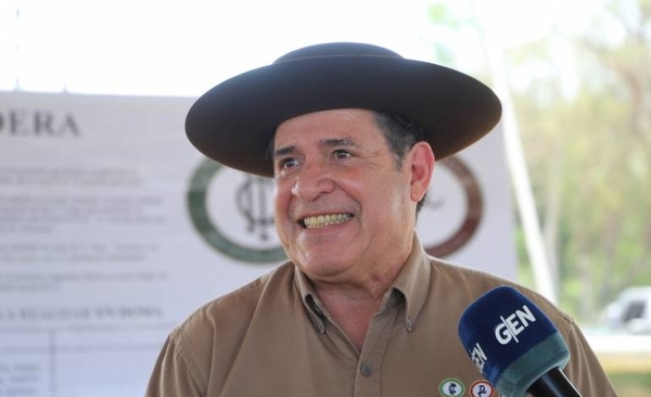 Diario HOY | Cartes destaca disciplina y trabajo en competencia de caballos