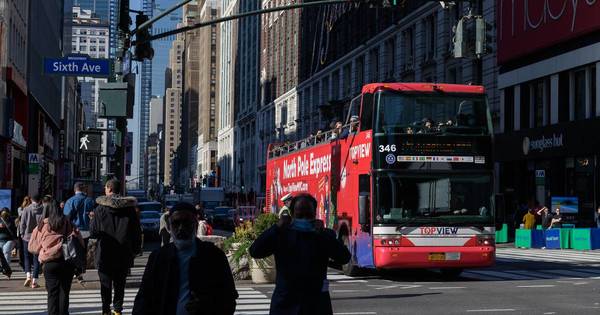 La Nación / Nueva York se reabre a los turistas