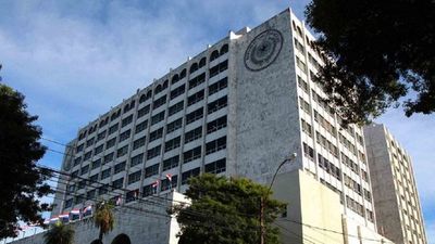 Corte ordena que se investigue queja por ausencia de funcionarios