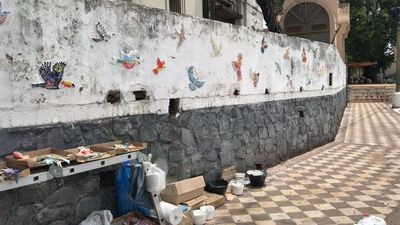 Intervención artística llena de color el cementerio de la Recoleta