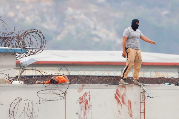 Cerca de 60 muertos en nuevos enfrentamientos en una cárcel de Ecuador - .::Agencia IP::.