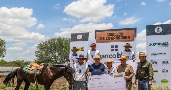 La Nación / Cartes entregó premios a mejores competidores en lazo