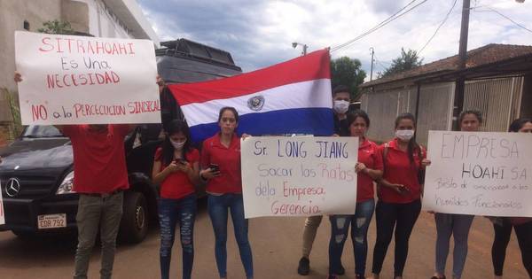 La Nación / Trabajadores de fábrica textil de CDE piden reposición o una justa indemnización