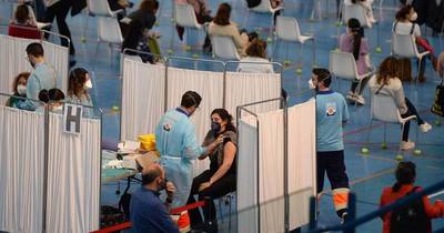 La Nación / Líder en vacunación, España se libra de ola de infecciones de Europa