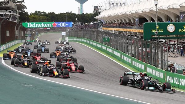 Bottas ganó la prueba sprint y saldrá primero en Sao Paulo
