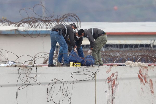 Nuevo sangriento motín carcelario en Ecuador: Al menos 68 presos murieron en los enfrentamientos