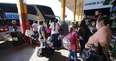 La Nación / Unos 3.000 pasajeros quedaron sin volver