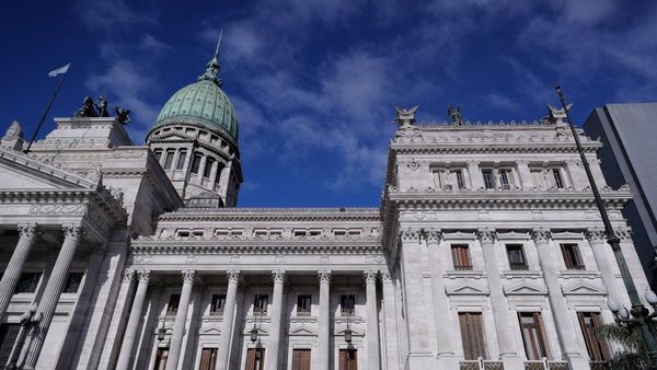 Comicios legislativos definen hoy el futuro político de Argentina