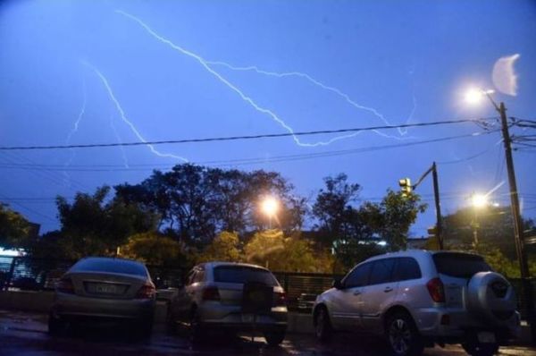 Meteorología alerta de un sistema de tormentas para este domingo