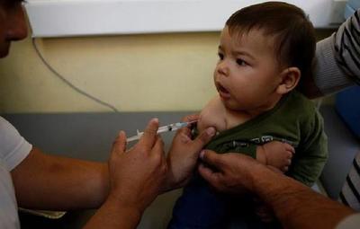 Instan a padres a vacunar a sus hijos contra sarampión, poliomielitis y rubéola