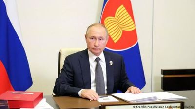 Putin ofrece su ayuda para resolver crisis entre Bielorrusia y Polonia