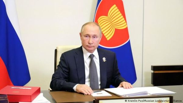 Putin ofrece su ayuda para resolver crisis entre Bielorrusia y Polonia