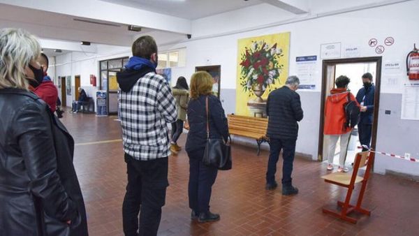 La oposición aspira a grandes avances en la segunda vuelta de las elecciones municipales en Kosovo