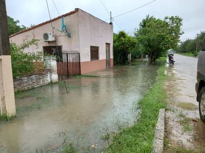 Lluvia inunda un barrio de Pilar - Nacionales - ABC Color
