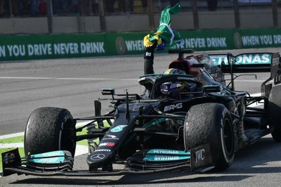 Lewis Hamilton gana el GP de Brasil tras una remontada memorable