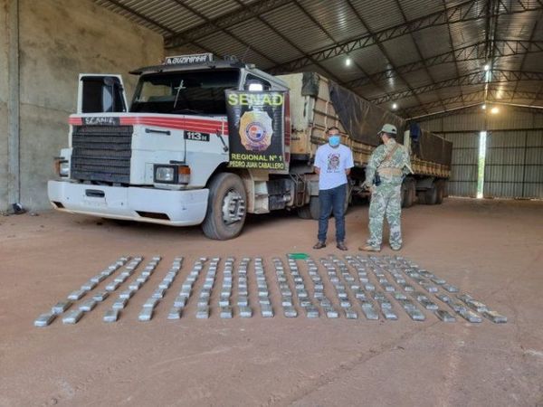 Senad incauta marihuana tipo marroquí y un tracto camión robado en Capitán Bado