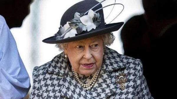 La reina Isabel II no irá a una ceremonia oficial este domingo por razones de salud