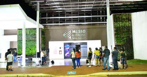 La Nación / Noche de museos: circuito realizado en el Este logró captar el interés de mucha gente