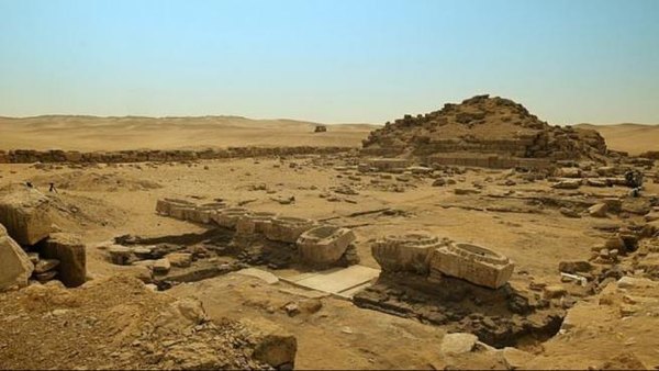 Crónica / Descubren templo que se escondió 4.500 años