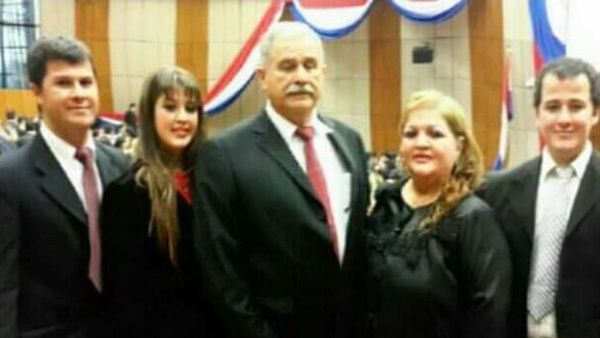 En plena pandemia, diputado hizo contratar a dos hijos en el Congreso