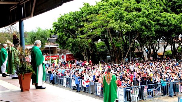 Basílica estuvo llena en día previo a conocerse protocolo