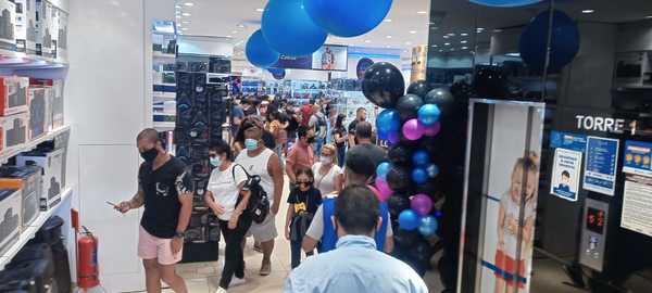 El Black Friday CDE reactivó el fin de semana al comercio fronterizo - La Clave