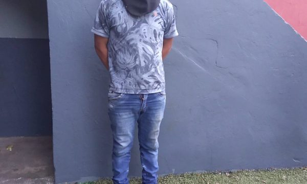 Cuidador de autos del microcentro cae detenido tras robar objetos de una mujer – Diario TNPRESS