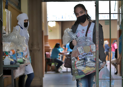 MEC prosigue con entrega de kit de alimentos a estudiantes de Asunción - .::Agencia IP::.