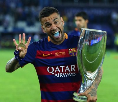 Alves pasa revisión médica con el Barça - El Independiente