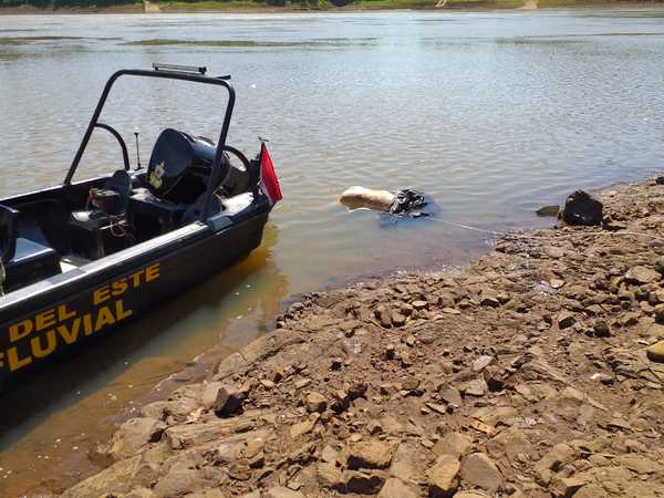Flota cuerpo de un hombre desconocido en el río Paraná - La Clave