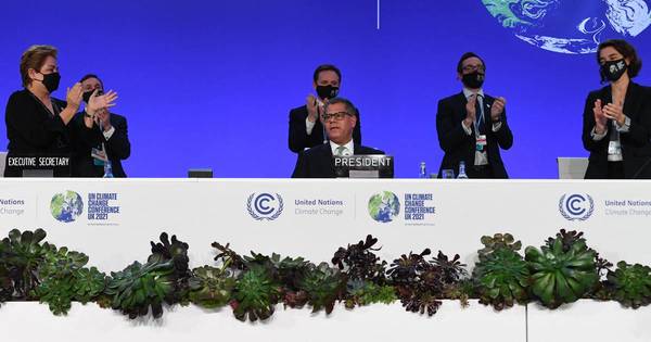 La Nación / COP26 adopta criticado pacto para acelerar la lucha contra el cambio climático