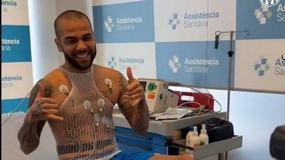 Dani Alves pasó la revisión médica en el Barcelona