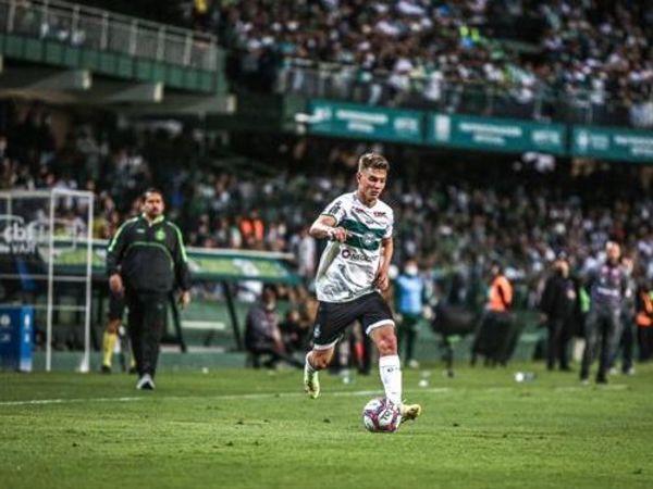 El Coritiba de Morínigo ganó y acaricia el ascenso a la Serie A - Fútbol Internacional - ABC Color