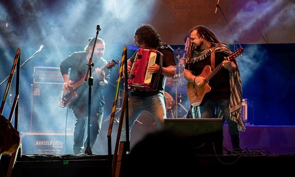 Todo sobre “Tierra Adentro”, embajadores del 'nuevo folklore' | Telefuturo