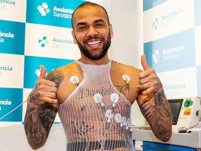 Dani Alves superó la revisión médica y ya puede entrenar - Fútbol Internacional - ABC Color