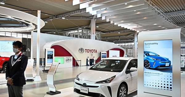 La Nación / Toyota aumenta proyección de ganancias pese a corte en producción