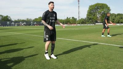 Scaloni confirma que Messi jugará ante Brasil