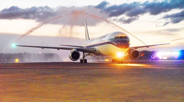 La aerolínea Eastern reactivará sus vuelos directos a Miami desde diciembre - Nacionales - ABC Color