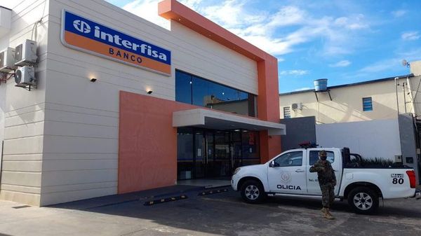 Malvivientes intentaron robar la sucursal de Interfisa Banco de Santaní - Nacionales - ABC Color
